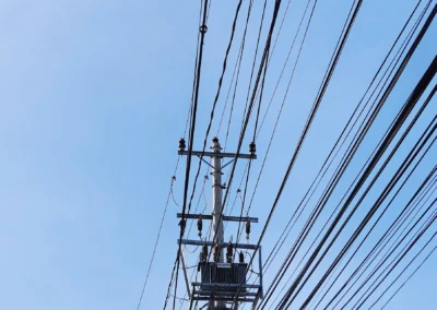 Słup energetyczny ze stacją transformatorową